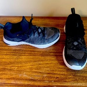 WOMENS NIKE METCON SNEAKERS SIZE 11